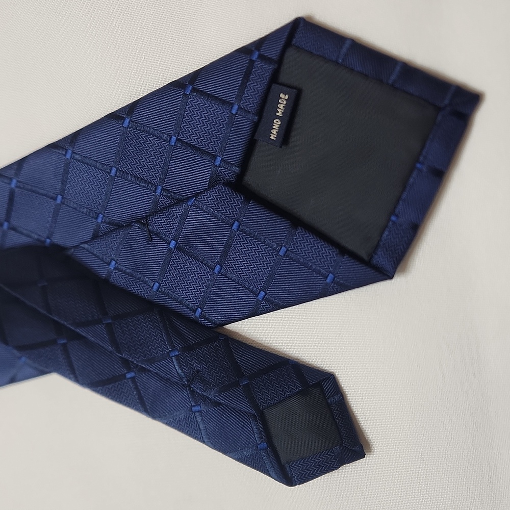 Diamond Necktie - Picture 15 of 15